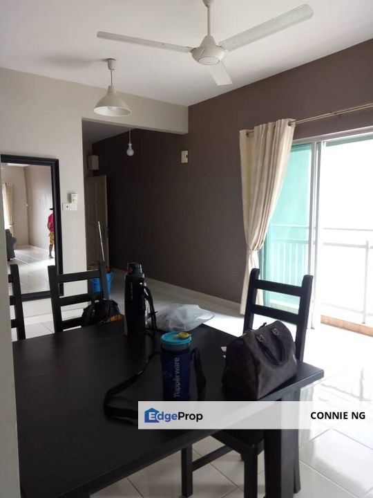 Partly furnushed in block f , Selangor, Damansara Perdana