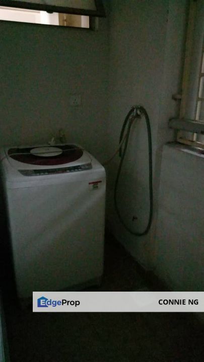 Partly furnushed in block f , Selangor, Damansara Perdana