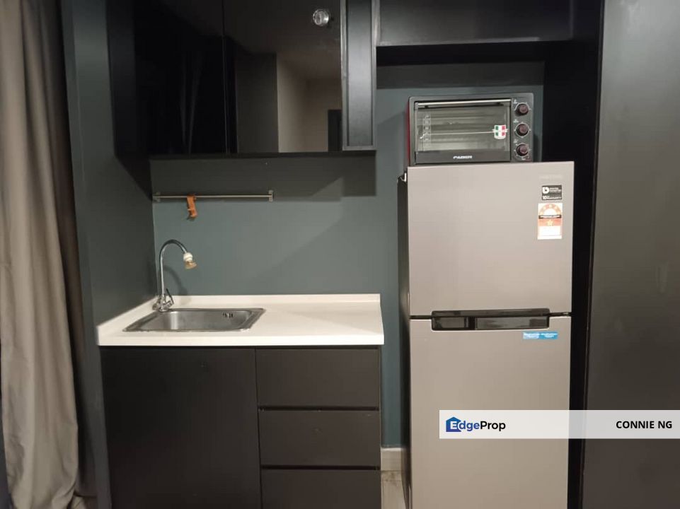  walking distanced to laundry, food court, 7-11,hextar word, Selangor, Damansara Perdana