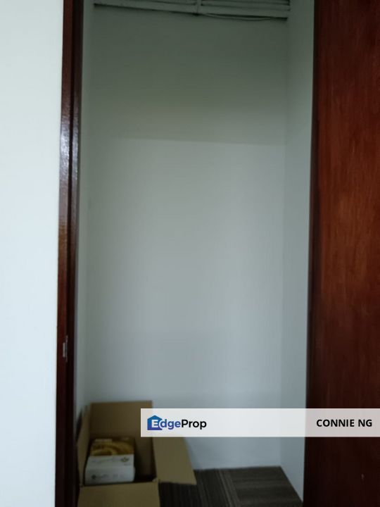 convenient location near to mrt station , with pool  and other , Selangor, Petaling Jaya