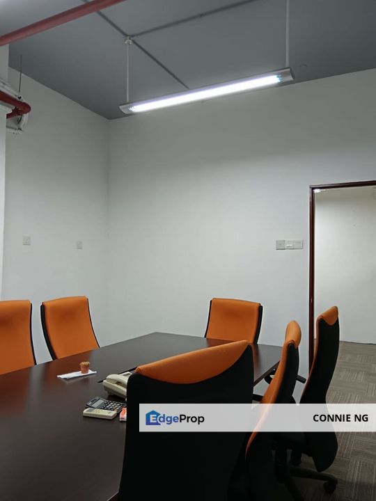 convenient location near to mrt station , with pool  and other , Selangor, Petaling Jaya