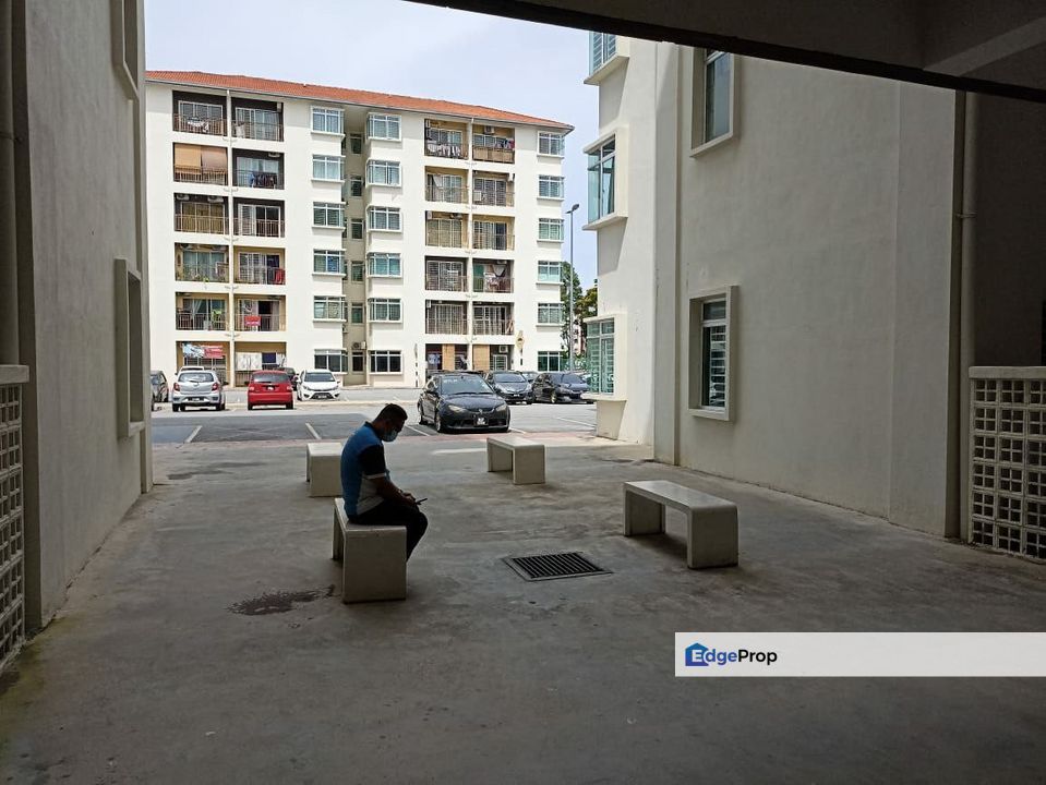 Apartment warnasari,blok bucida low density, Selangor, Bandar Puncak Alam