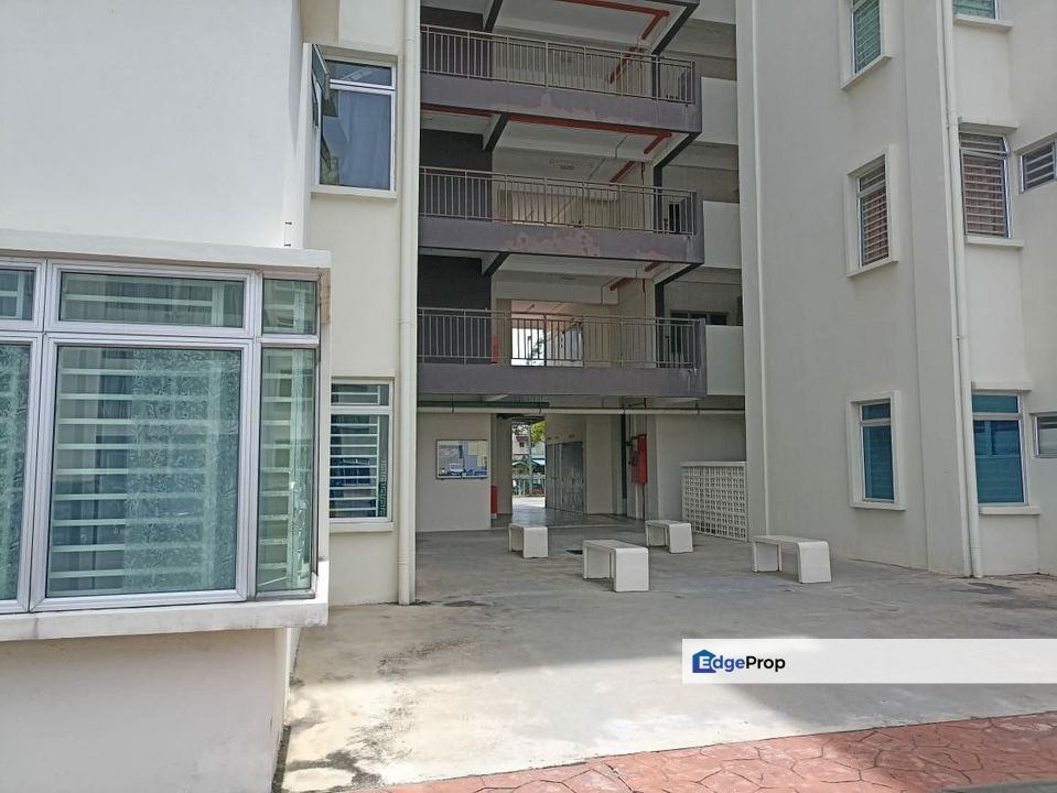 Apartment warnasari,blok bucida low density, Selangor, Bandar Puncak Alam