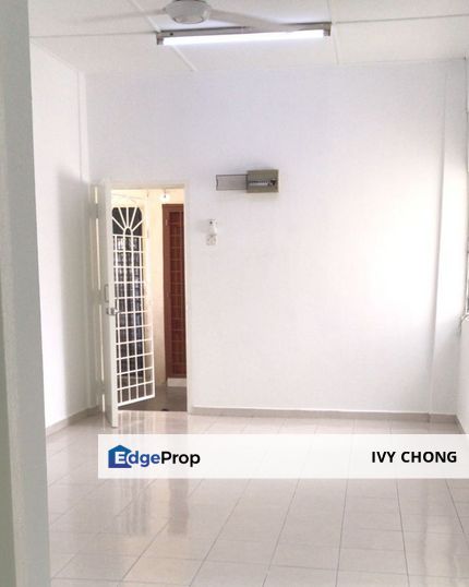 Court 2 Puchong Utama Apartment Baru Dicat, Bersih dan Selesa, Selangor, Puchong