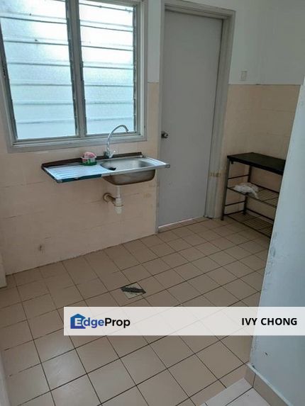 Sri Ara Apartment, Ara Damansara, 3 Rooms Apartment for Sale. Bare unit., Selangor, Ara Damansara