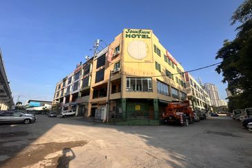 Kayu Ara Business Park, Kayu Ara