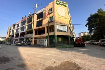 Kayu Ara Business Park, Kayu Ara