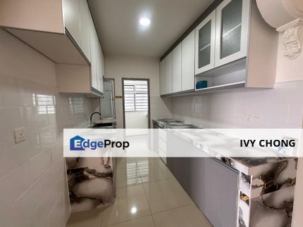 The Wharf Residence 3+1 Rooms Apartment with ACs, Kitchen Cabinet, Water Heaters, Selangor, Puchong