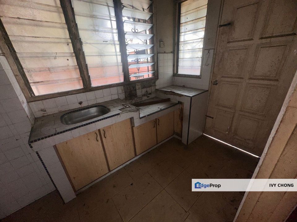 SS17 Subang Jaya Freehold House for Sale, Requires Renovation., Selangor, Subang Jaya