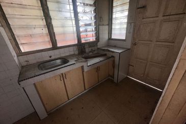SS17 Subang Jaya Freehold House for Sale, Requires Renovation.