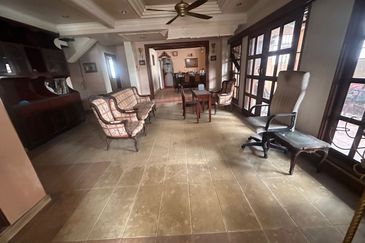 SS17 Subang Jaya Freehold House for Sale, Requires Renovation.