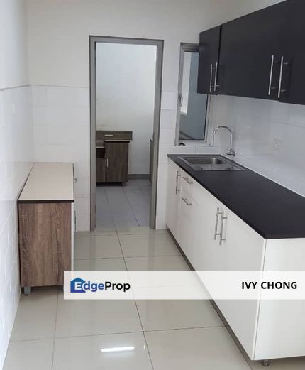 The Wharf Residence 3+1 Rooms Apartment with Lake View for Rent., Selangor, Puchong
