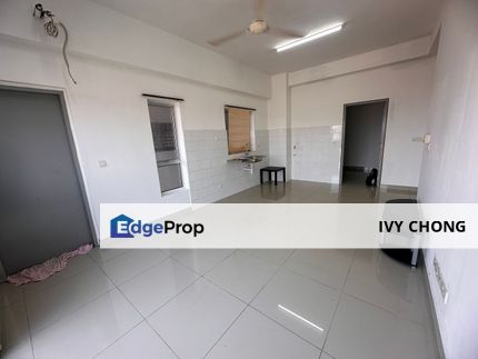 The Wharf Residence 2+1 Rooms Apartment with Balcony, Unblocked View., Selangor, Puchong