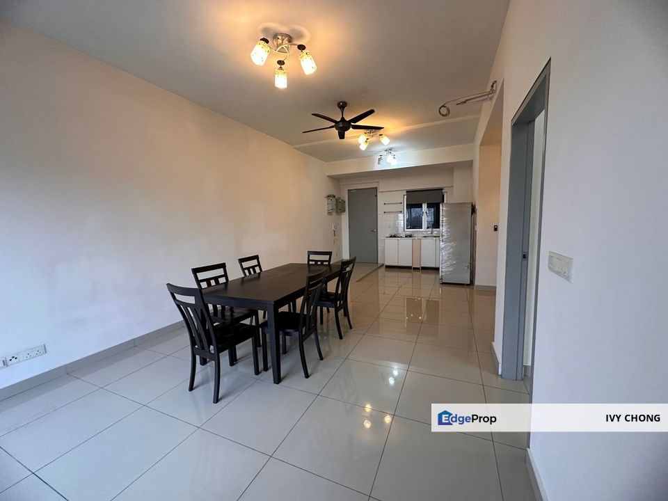 The Wharf Residence Puchong, 2 Rooms Apartment for Sale. Unblocked View, Furnished with Kitchen Cabinet, Fridge, Dining Set., Selangor, Puchong