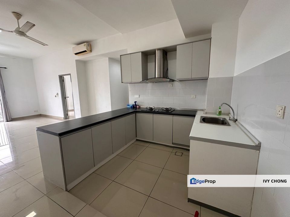 The Wharf Residence 2 Rooms 2 Baths Apartment for Sale. Un-Blocked View., Selangor, Puchong