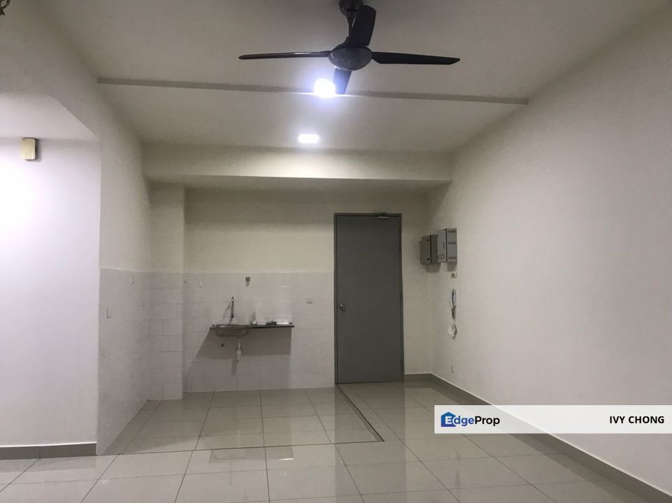 The Wharf Residence 2 Adjacent Units (2 Rooms 2 Car Parks Apartment) for Sale., Selangor, Puchong