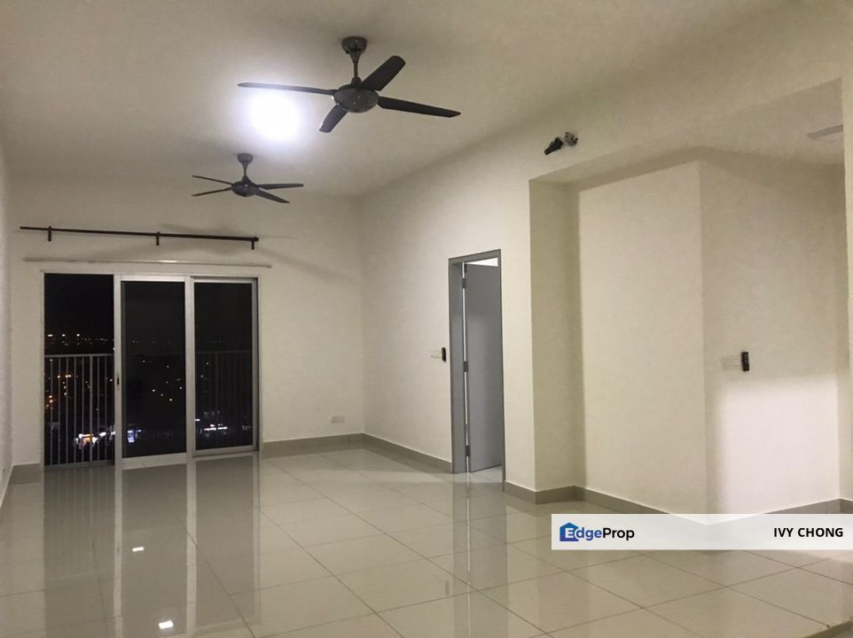 The Wharf Residence 2 Adjacent Units (2 Rooms 2 Car Parks Apartment) for Sale., Selangor, Puchong