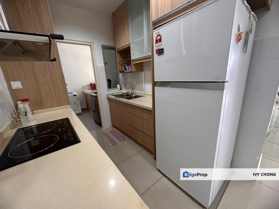 The Wharf Residence 3+1 Rooms Apartment for Sale. Renovated, Lake View., Selangor, Puchong