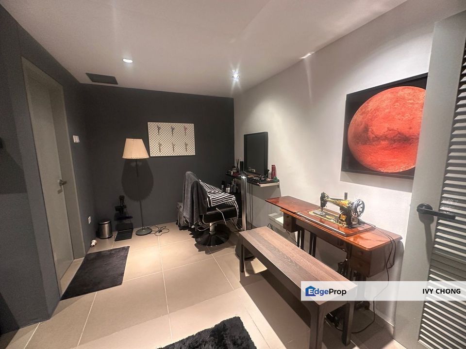 Puchong Prima 2.5 Storey House for Sale, Tastefully Renovated, Well-Maintained., Selangor, Puchong