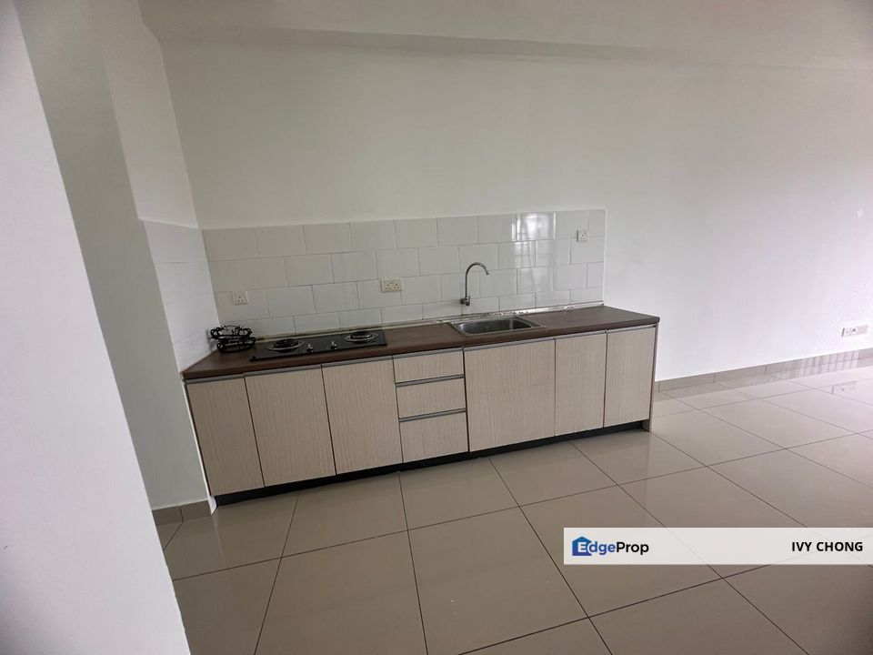 The Wharf Residence 2+1 Rooms with Kitchen Cabinet for Rent. Nearby Shops., Selangor, Puchong