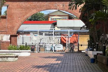 Pangsapuri Permata Merah (Red Ruby), Taman Universiti Indah