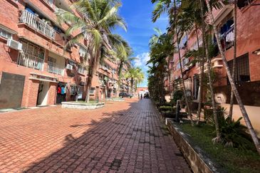 Pangsapuri Permata Merah (Red Ruby), Taman Universiti Indah