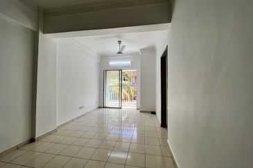 Pangsapuri Permata Merah (Red Ruby), Taman Universiti Indah