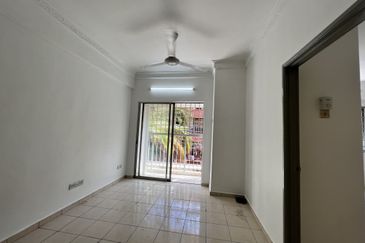 Pangsapuri Permata Merah (Red Ruby), Taman Universiti Indah