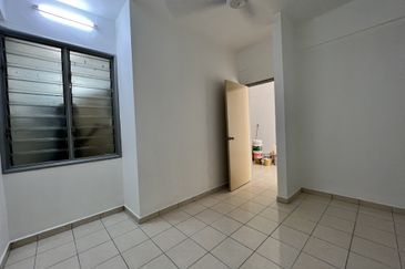 Pangsapuri Permata Merah (Red Ruby), Taman Universiti Indah