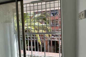 Pangsapuri Permata Merah (Red Ruby), Taman Universiti Indah