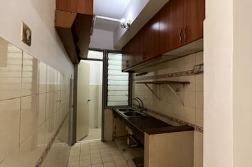 Pangsapuri Permata Merah (Red Ruby), Taman Universiti Indah