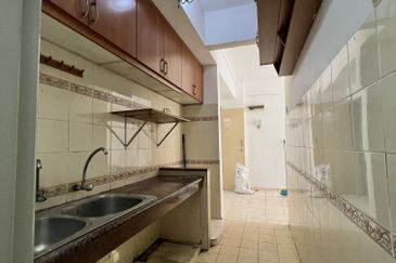 Pangsapuri Permata Merah (Red Ruby), Taman Universiti Indah