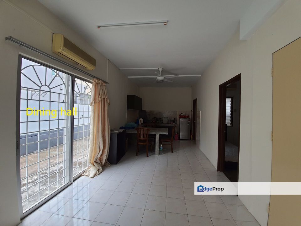 Double storey Semi D with Extra Land for rent, Selangor, Seri Kembangan