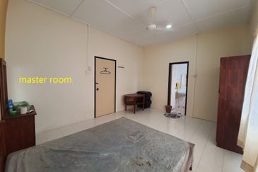 Taman Pinggiran Putra