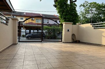 Taman Pinggiran Putra