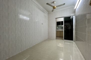 Taman Pinggiran Putra