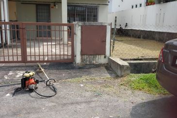 Taman Pinggiran Putra