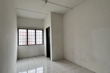 Taman Pinggiran Putra