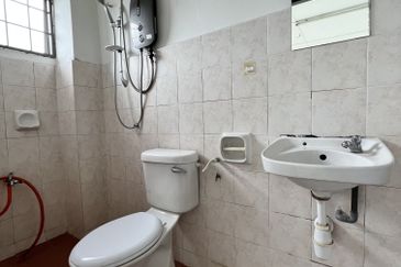 Taman Pinggiran Putra