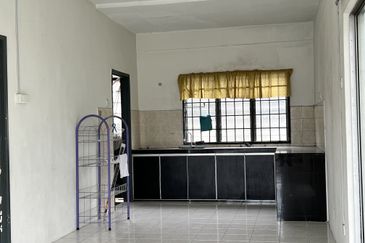 Taman Pinggiran Putra