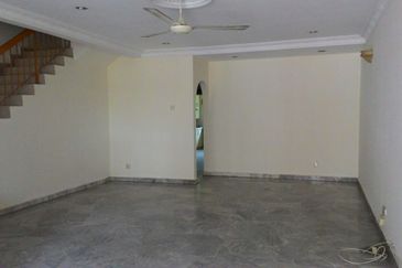 Renovated, extended, facing park, G n G, with extra parking 