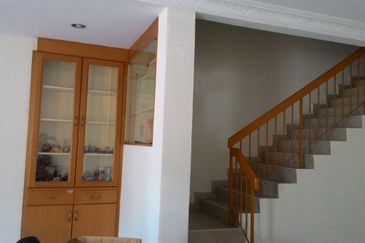 Renovated, extended, facing park, G n G, with extra parking 