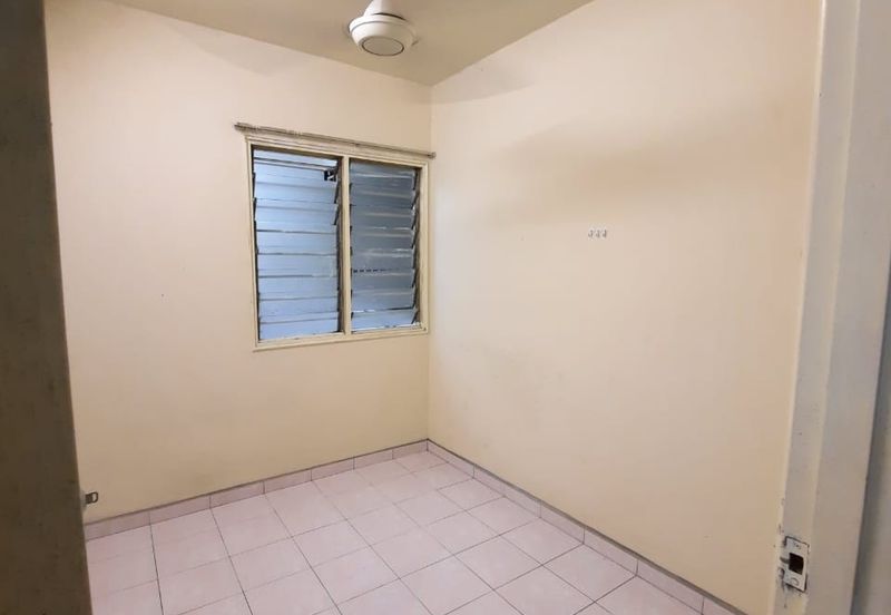 De Tropicana Condominium