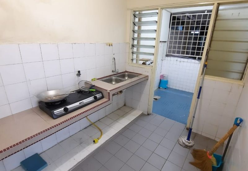 De Tropicana Condominium