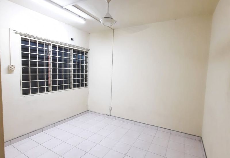 De Tropicana Condominium