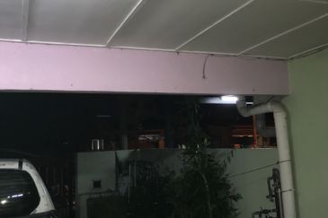 Taman Pinggiran Putra