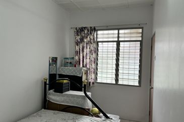 Taman Pinggiran Putra