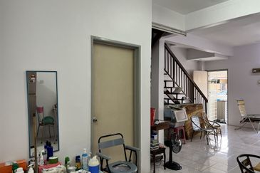 Taman Pinggiran Putra