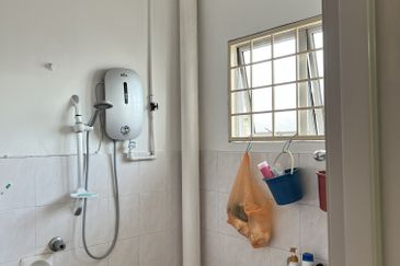 Taman Pinggiran Putra