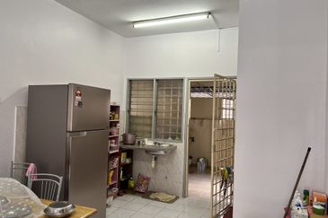 Taman Pinggiran Putra